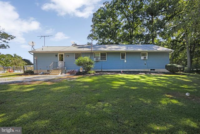 85 CEDAR LN, Elmer, NJ 08318