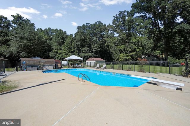 85 CEDAR LN, Elmer, NJ 08318