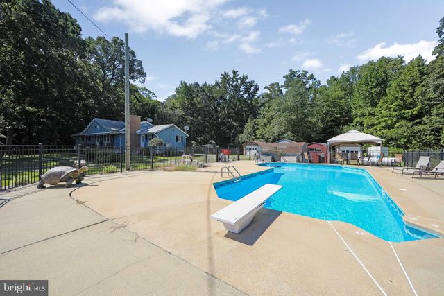 85 CEDAR LN, Elmer, NJ 08318