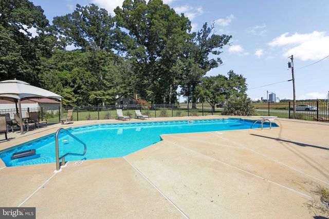 85 CEDAR LN, Elmer, NJ 08318