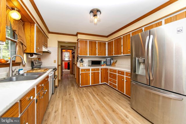 85 CEDAR LN, Elmer, NJ 08318
