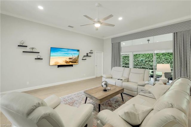 7661 San Sebastian WAY, Naples, FL 34109