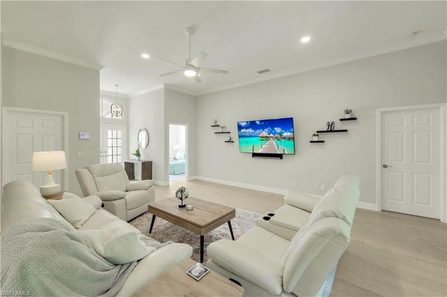 7661 San Sebastian WAY, Naples, FL 34109