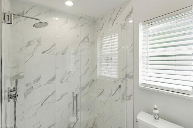 7661 San Sebastian WAY, Naples, FL 34109