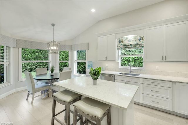 7661 San Sebastian WAY, Naples, FL 34109