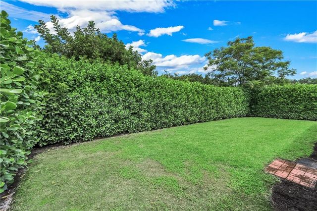 7661 San Sebastian WAY, Naples, FL 34109