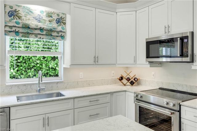 7661 San Sebastian WAY, Naples, FL 34109