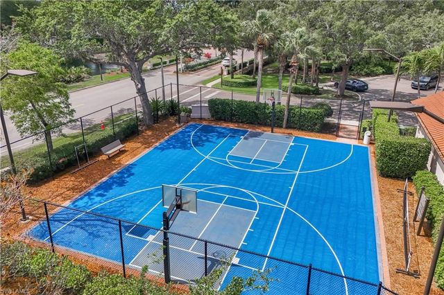 7661 San Sebastian WAY, Naples, FL 34109