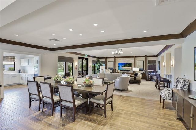 7661 San Sebastian WAY, Naples, FL 34109