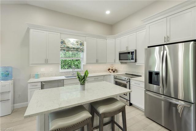 7661 San Sebastian WAY, Naples, FL 34109