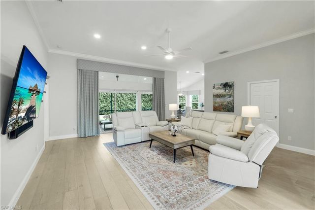 7661 San Sebastian WAY, Naples, FL 34109