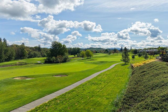 85 Morning Dove Trail, Eagle Point, OR 97524