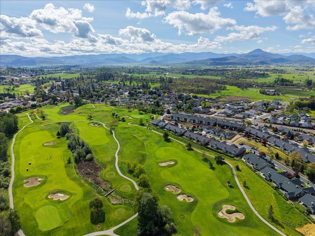 85 Morning Dove Trail, Eagle Point, OR 97524