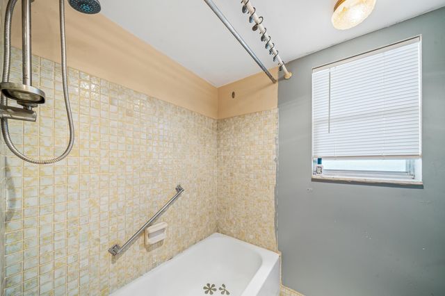 3755 Via Poinciana, Greenacres, FL 33467