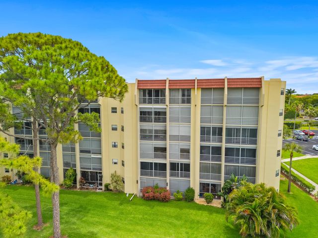 3755 Via Poinciana, Greenacres, FL 33467