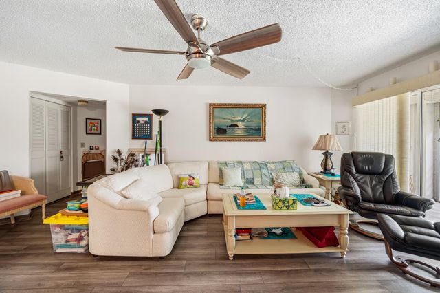 3755 Via Poinciana, Greenacres, FL 33467