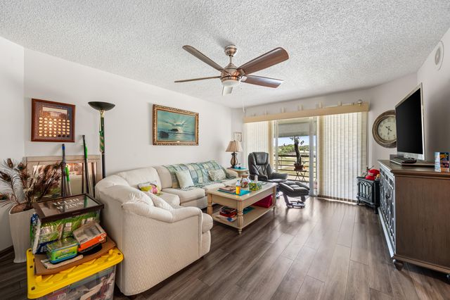3755 Via Poinciana, Greenacres, FL 33467