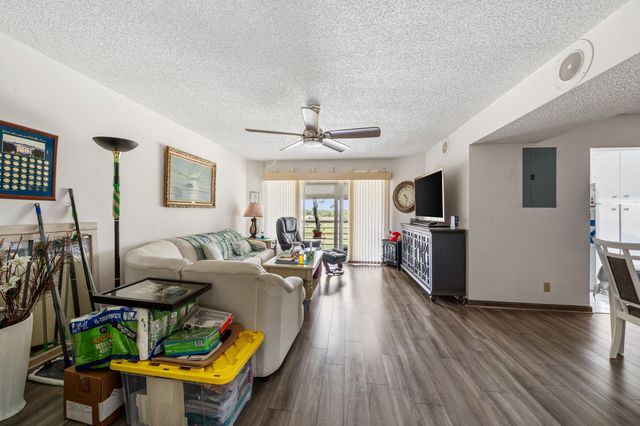 3755 Via Poinciana, Greenacres, FL 33467