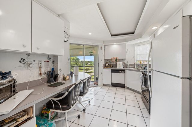 3755 Via Poinciana, Greenacres, FL 33467
