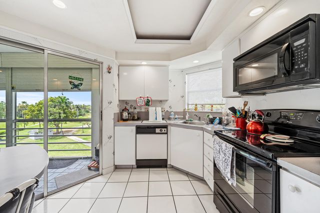 3755 Via Poinciana, Greenacres, FL 33467