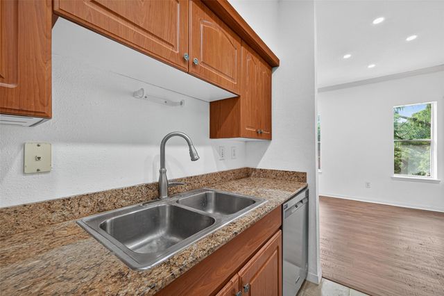 4041 Drake Street 203, Houston, TX 77005