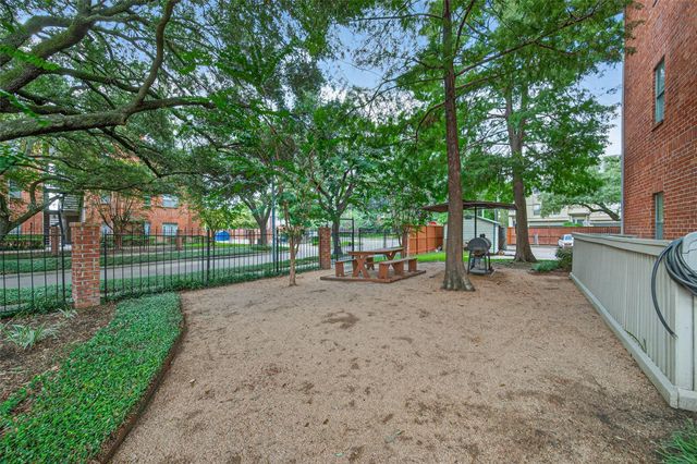 4041 Drake Street 203, Houston, TX 77005