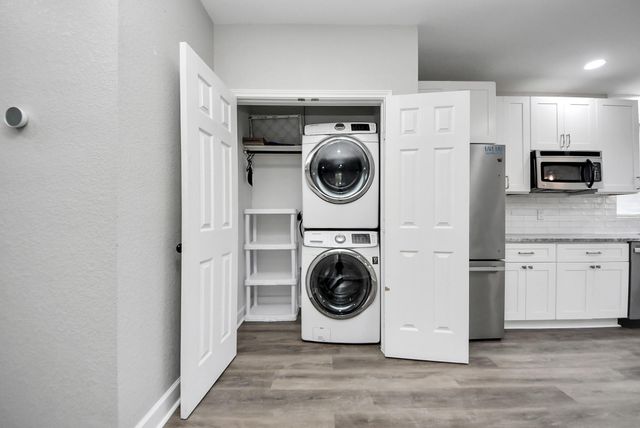 508 Navajo Dr, Montgomery, TX 77316