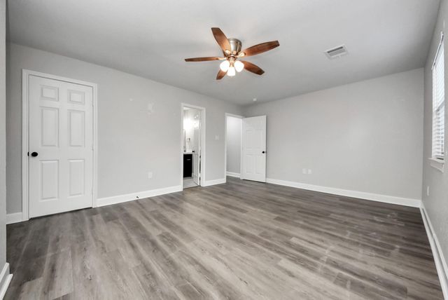 508 Navajo Dr, Montgomery, TX 77316