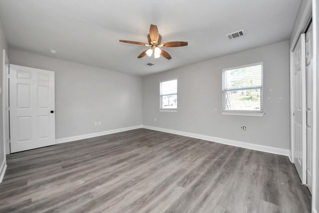 508 Navajo Dr, Montgomery, TX 77316