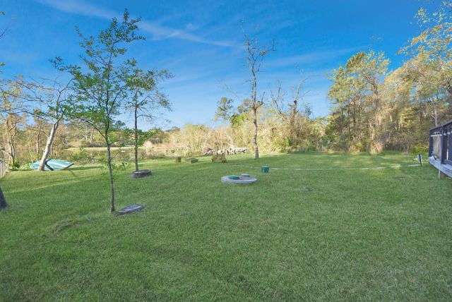 508 Navajo Dr, Montgomery, TX 77316