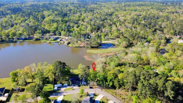 508 Navajo Dr, Montgomery, TX 77316