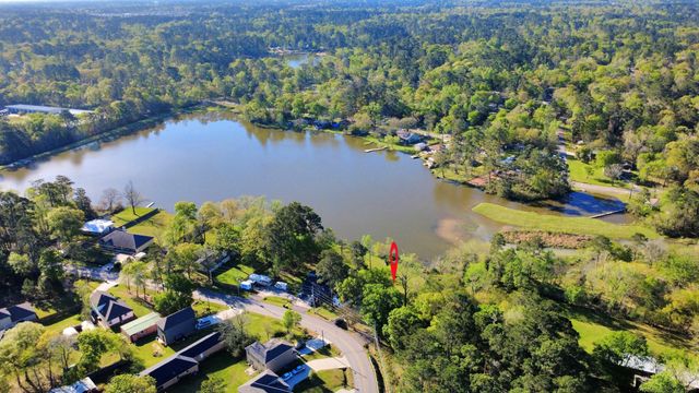 508 Navajo Dr, Montgomery, TX 77316