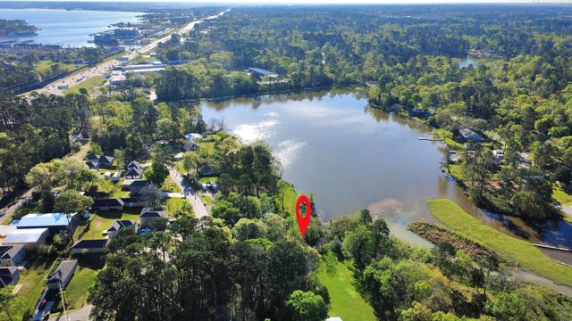 508 Navajo Dr, Montgomery, TX 77316