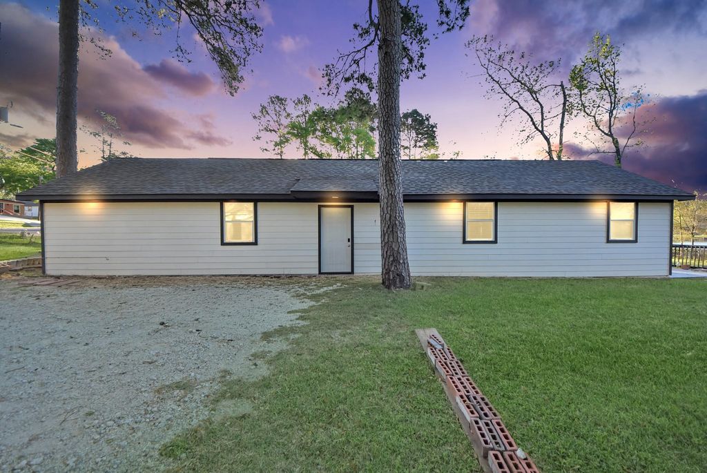 508 Navajo Dr, Montgomery, TX 77316