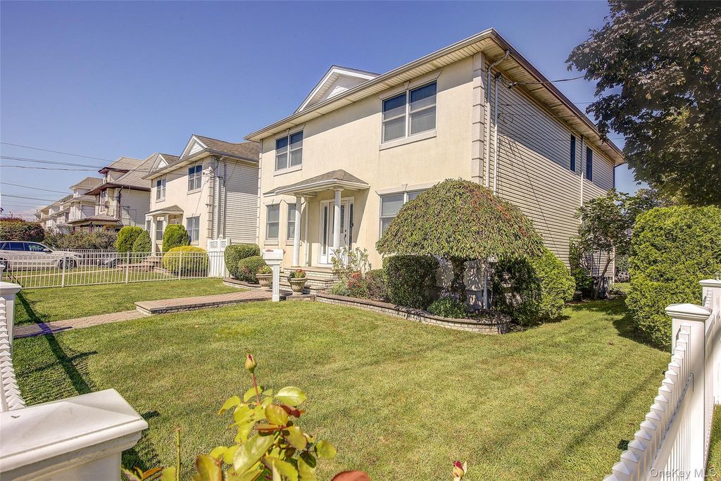 64 Cottage Place, Mineola, NY 11501 — photo 2