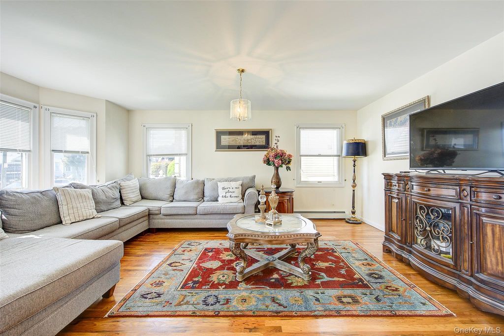 64 Cottage Place, Mineola, NY 11501 — photo 3