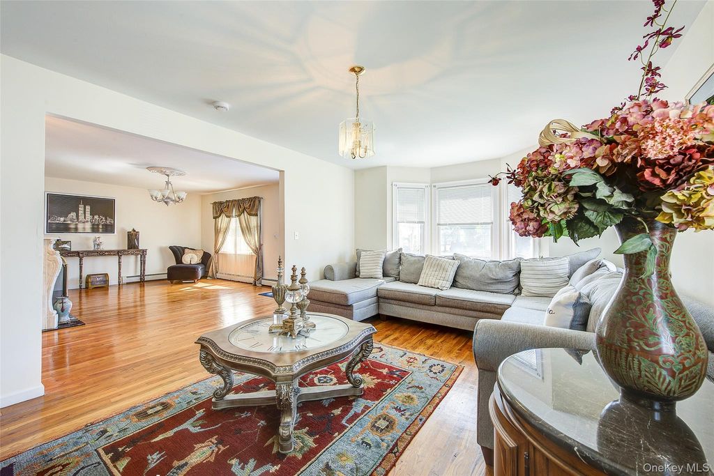 64 Cottage Place, Mineola, NY 11501 — photo 4