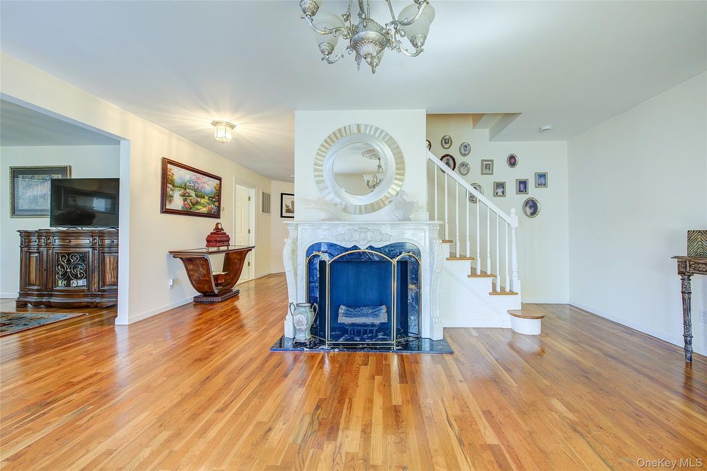 64 Cottage Place, Mineola, NY 11501 — photo 5