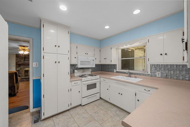 106 Millbrooke Drive, Hopkinsville, KY 42240