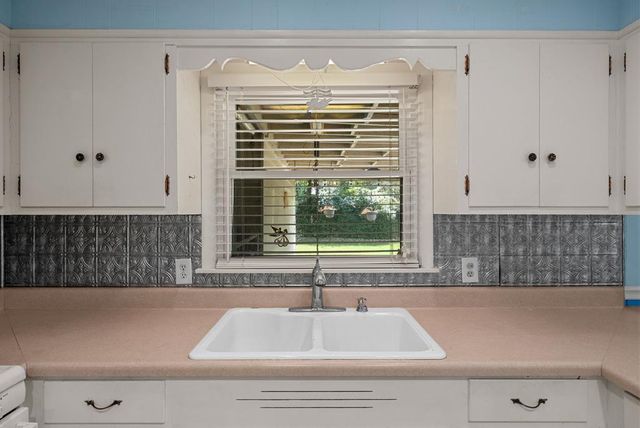 106 Millbrooke Drive, Hopkinsville, KY 42240