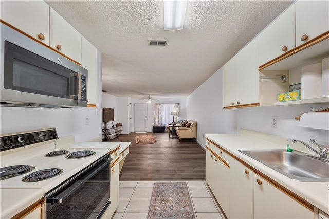 205 WINTER RIDGE BOULEVARD, Winter Haven, FL 33881