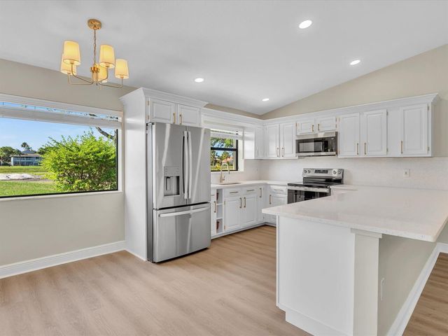 2627 Emerald Way N, Deerfield Beach, FL 33442
