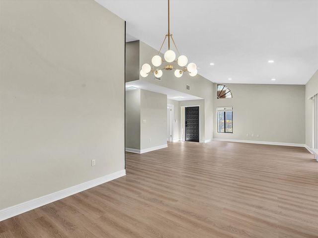 2627 Emerald Way N, Deerfield Beach, FL 33442