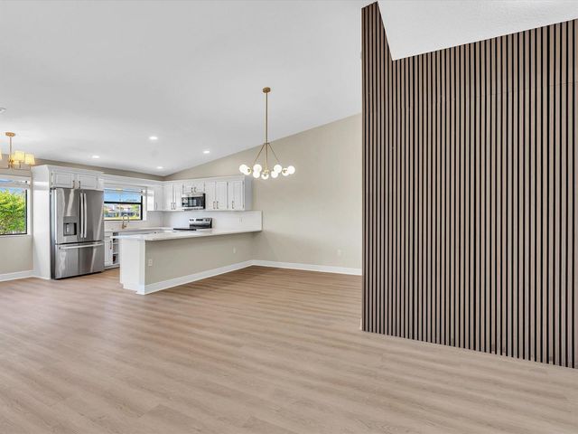 2627 Emerald Way N, Deerfield Beach, FL 33442
