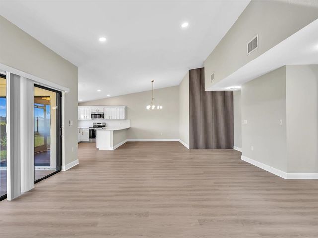 2627 Emerald Way N, Deerfield Beach, FL 33442