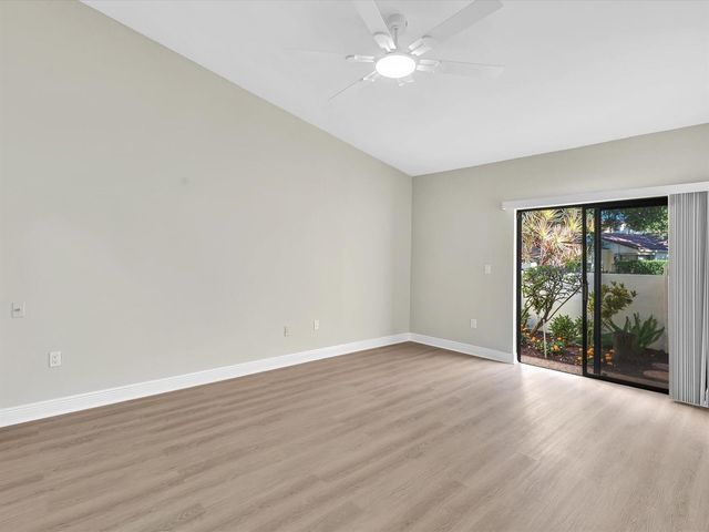 2627 Emerald Way N, Deerfield Beach, FL 33442