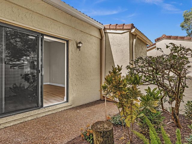 2627 Emerald Way N, Deerfield Beach, FL 33442