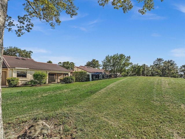 2627 Emerald Way N, Deerfield Beach, FL 33442