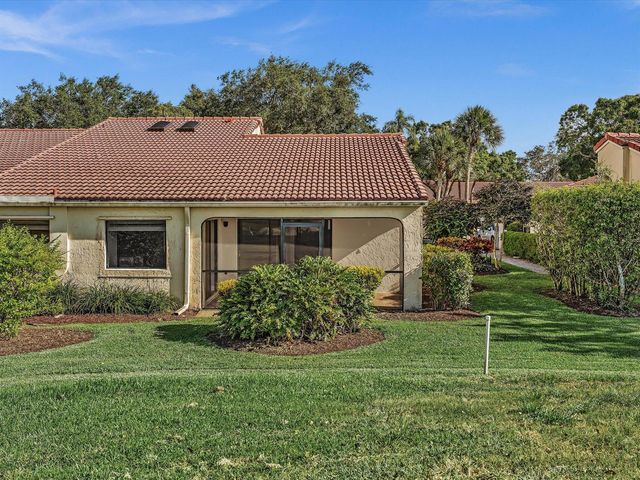 2627 Emerald Way N, Deerfield Beach, FL 33442