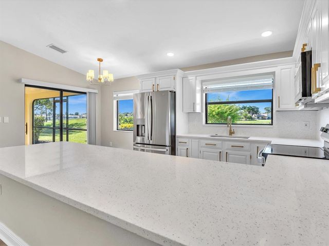 2627 Emerald Way N, Deerfield Beach, FL 33442